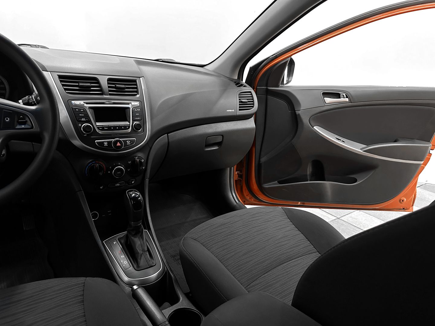 Hyundai Solaris, I Рестайлинг 1.6 AT (123 л.с.)