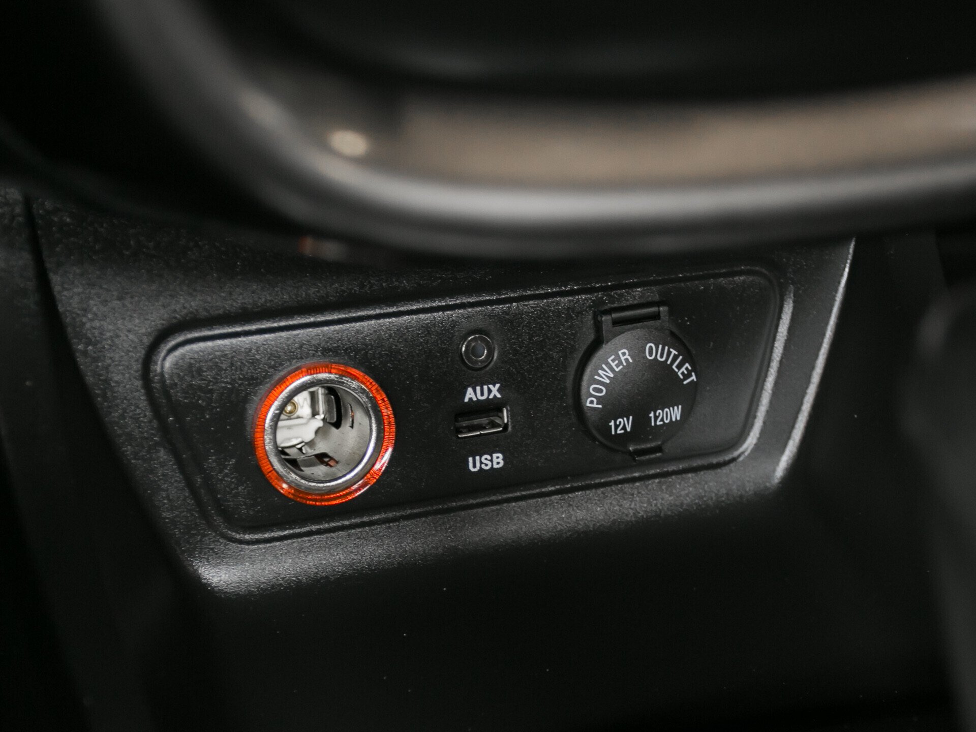 FAW Besturn X80, I 2.0 AT (142 л.с.)