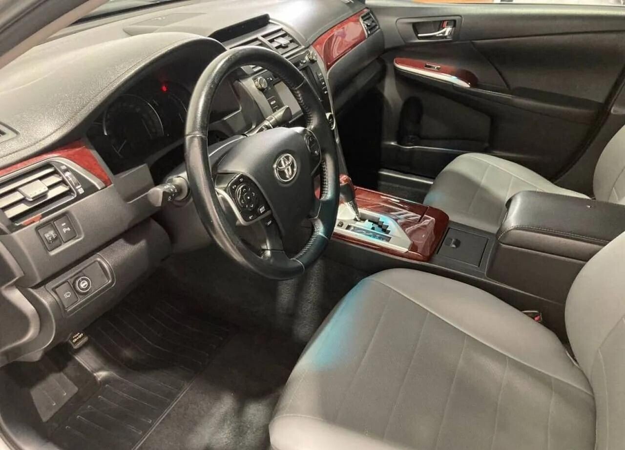 Toyota Camry, VII (XV50) 2.5 AT (181 л.с.)
