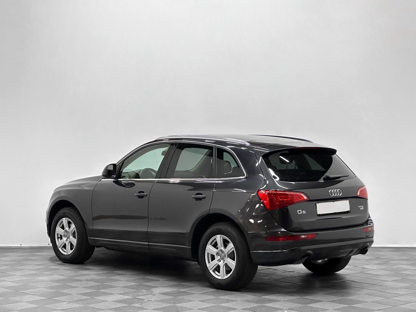 Audi Q5, I (8R) 2.0 AMT (211 л.с.) 4WD