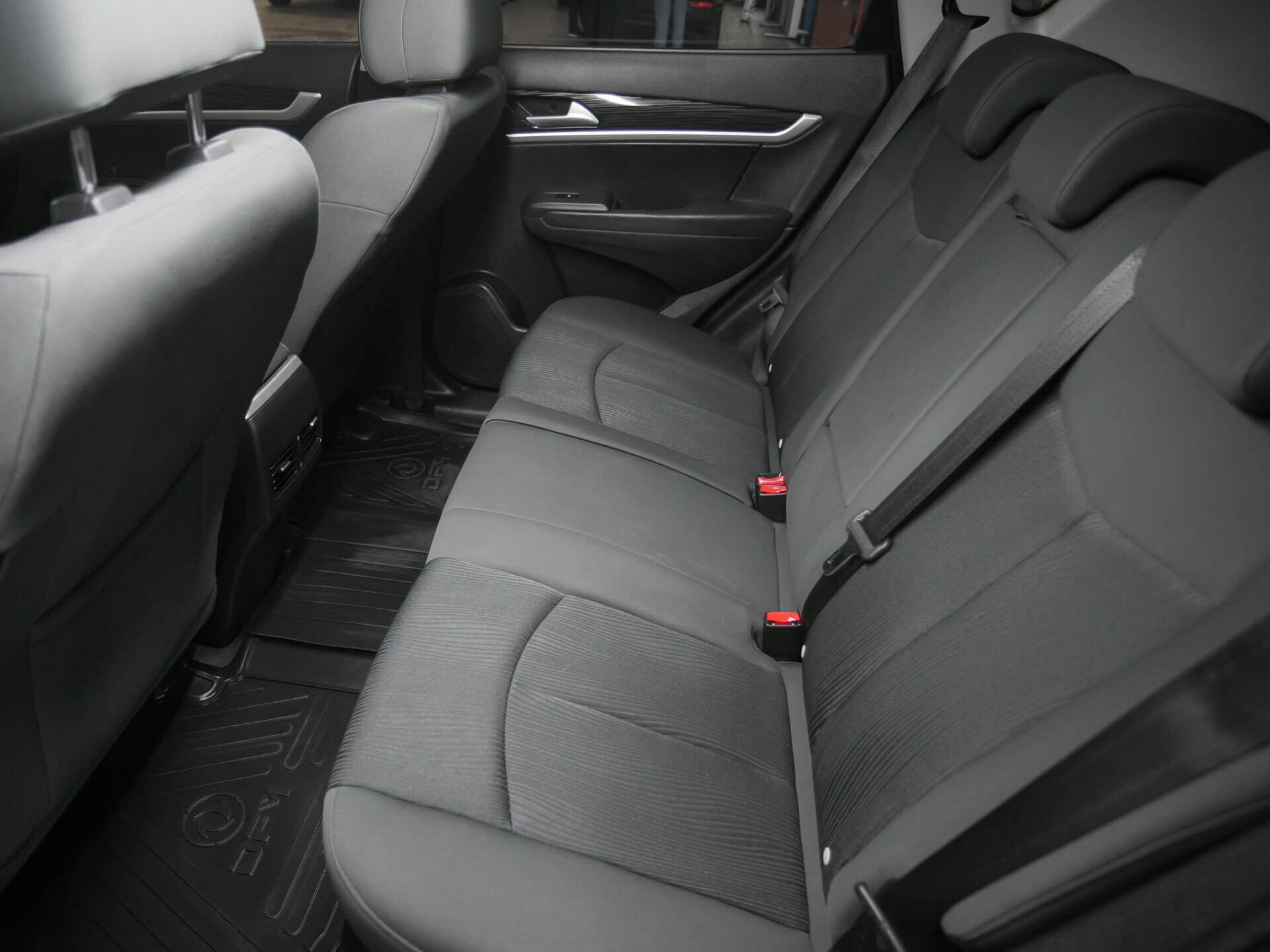 Dongfeng AX7, I 2.0 AT (140 л.с.)