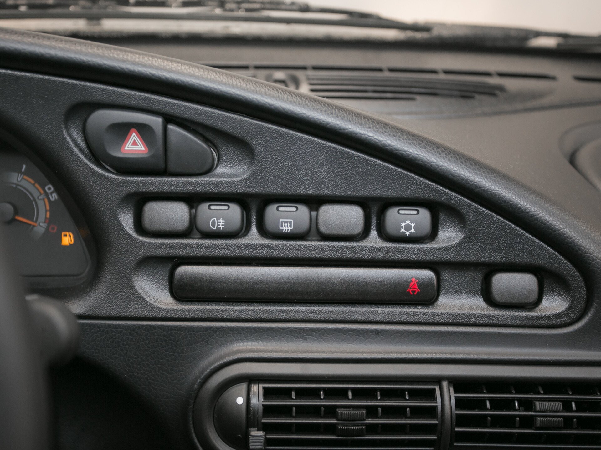 LADA (ВАЗ) Niva, I Рестайлинг (Travel) 1.7 MT (80 л.с.) 4WD