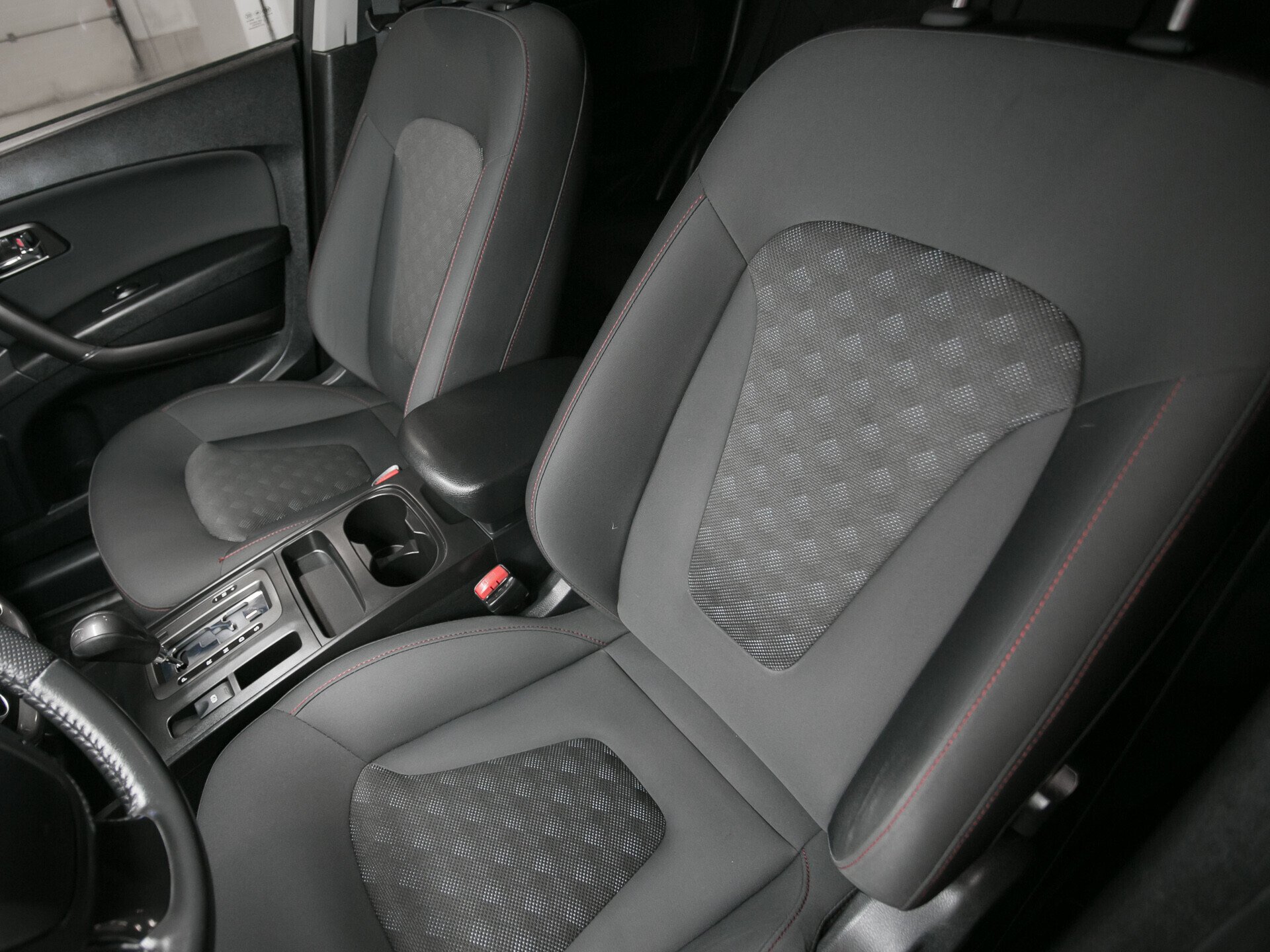 FAW Besturn X80, I 2.0 AT (142 л.с.)