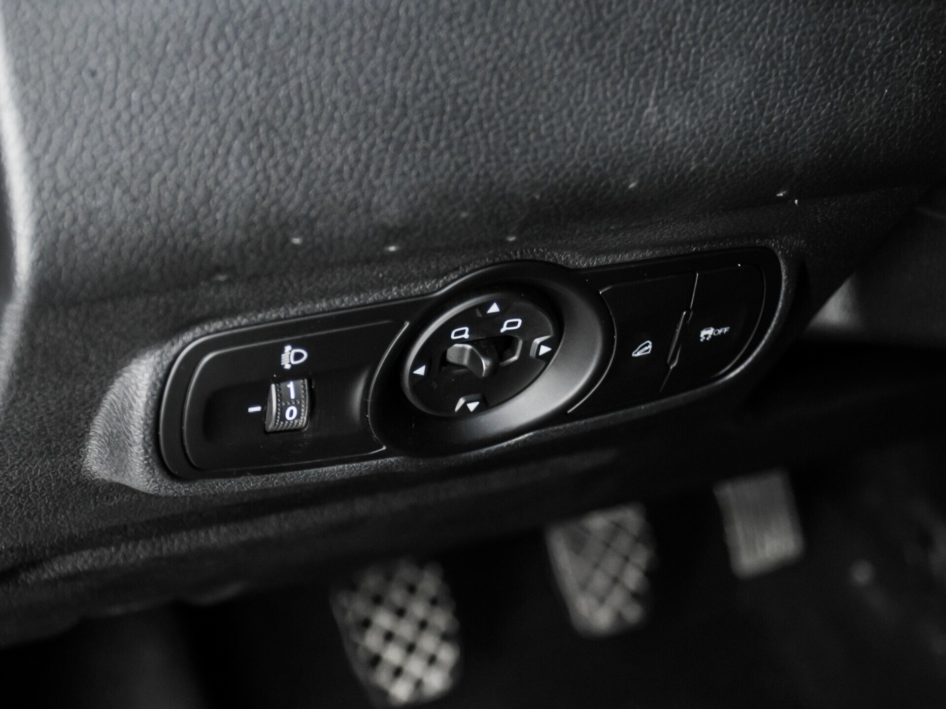 Chery Tiggo 4, I Рестайлинг 1.5 MT (113 л.с.)