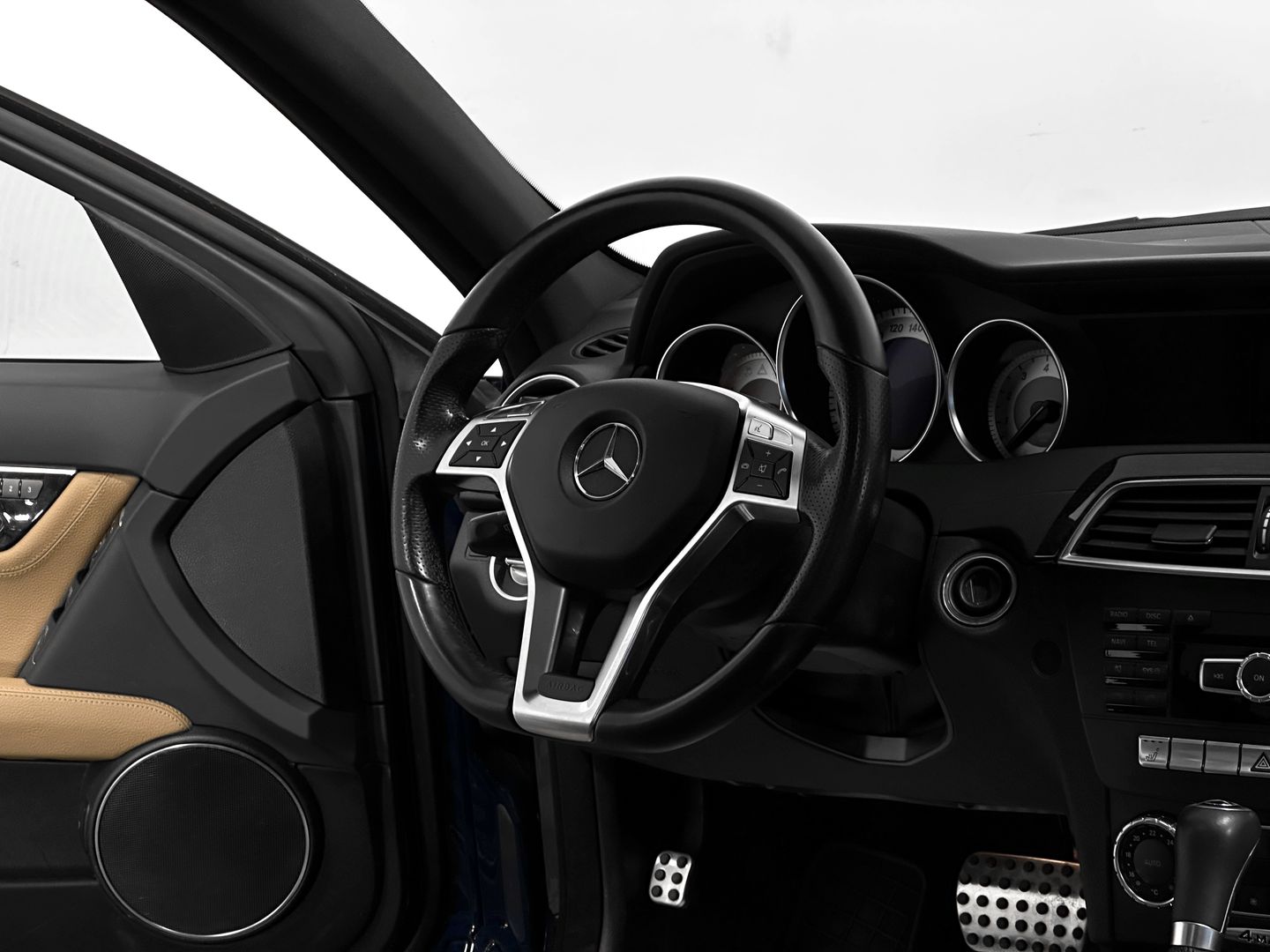 Mercedes-Benz C-Класс, III (W204) Рестайлинг 300 3.5 AT (252 л.с.) 4WD