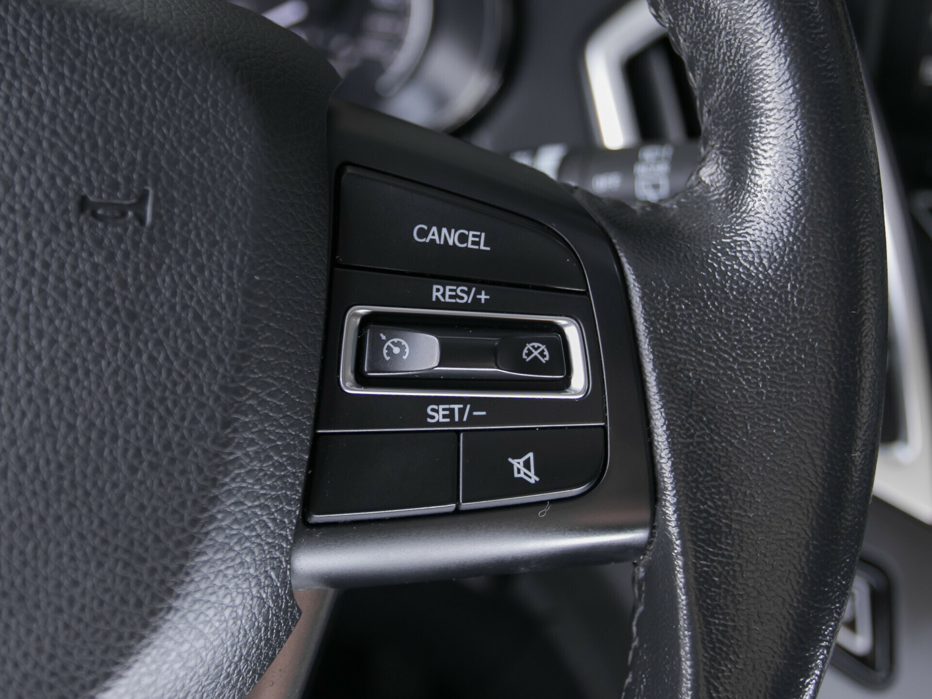 Dongfeng AX7, I 2.0 AT (140 л.с.)