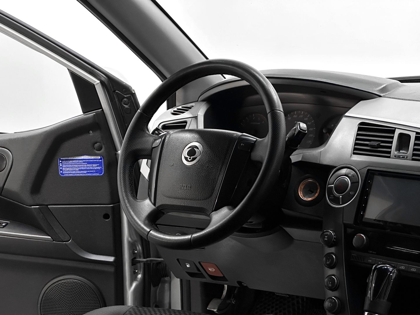 SsangYong Kyron, I Рестайлинг 5-speed 2.0d AT (141 л.с.) 4WD