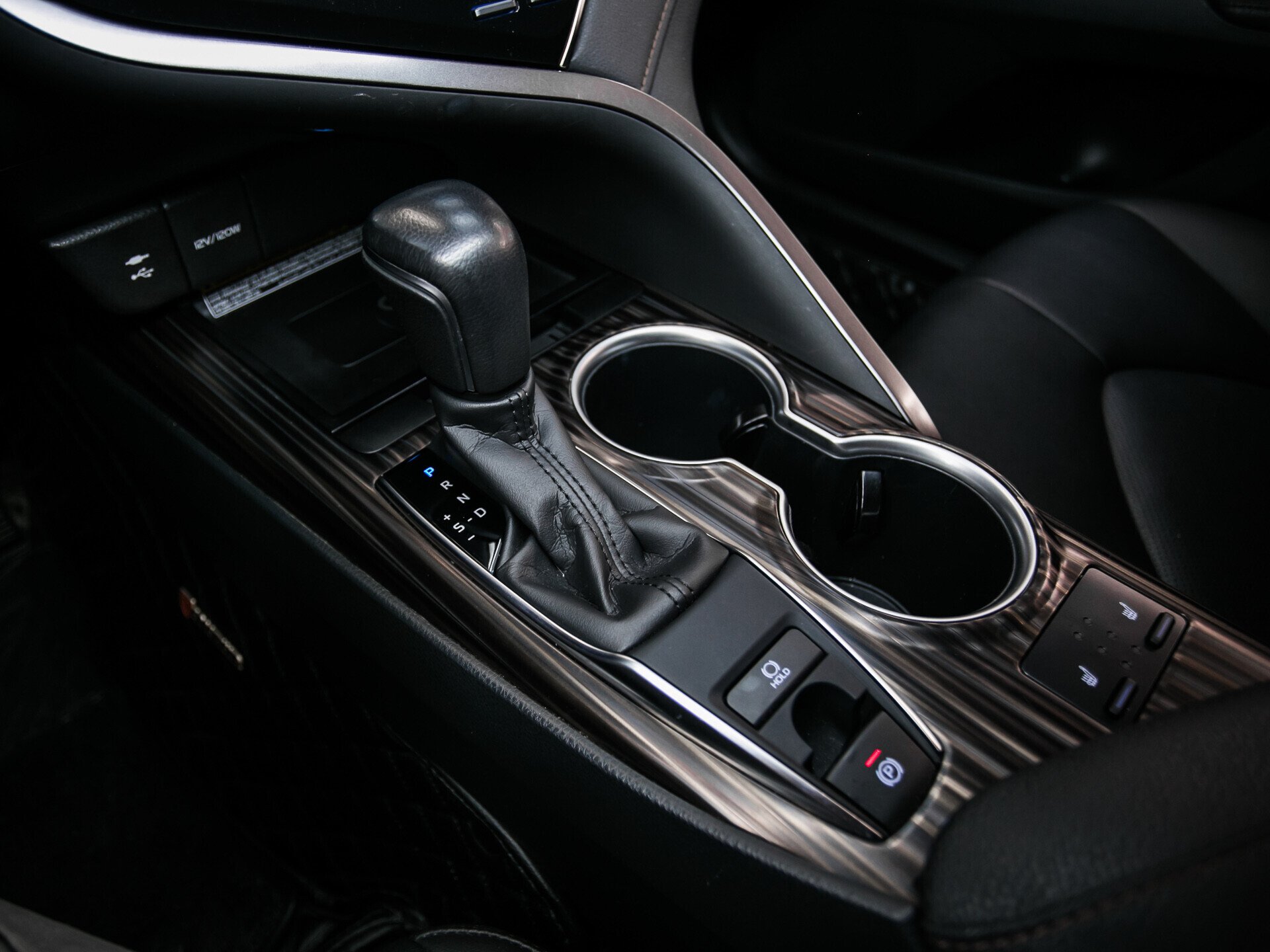 Toyota Camry, VIII (XV70) 2.5 AT (181 л.с.)