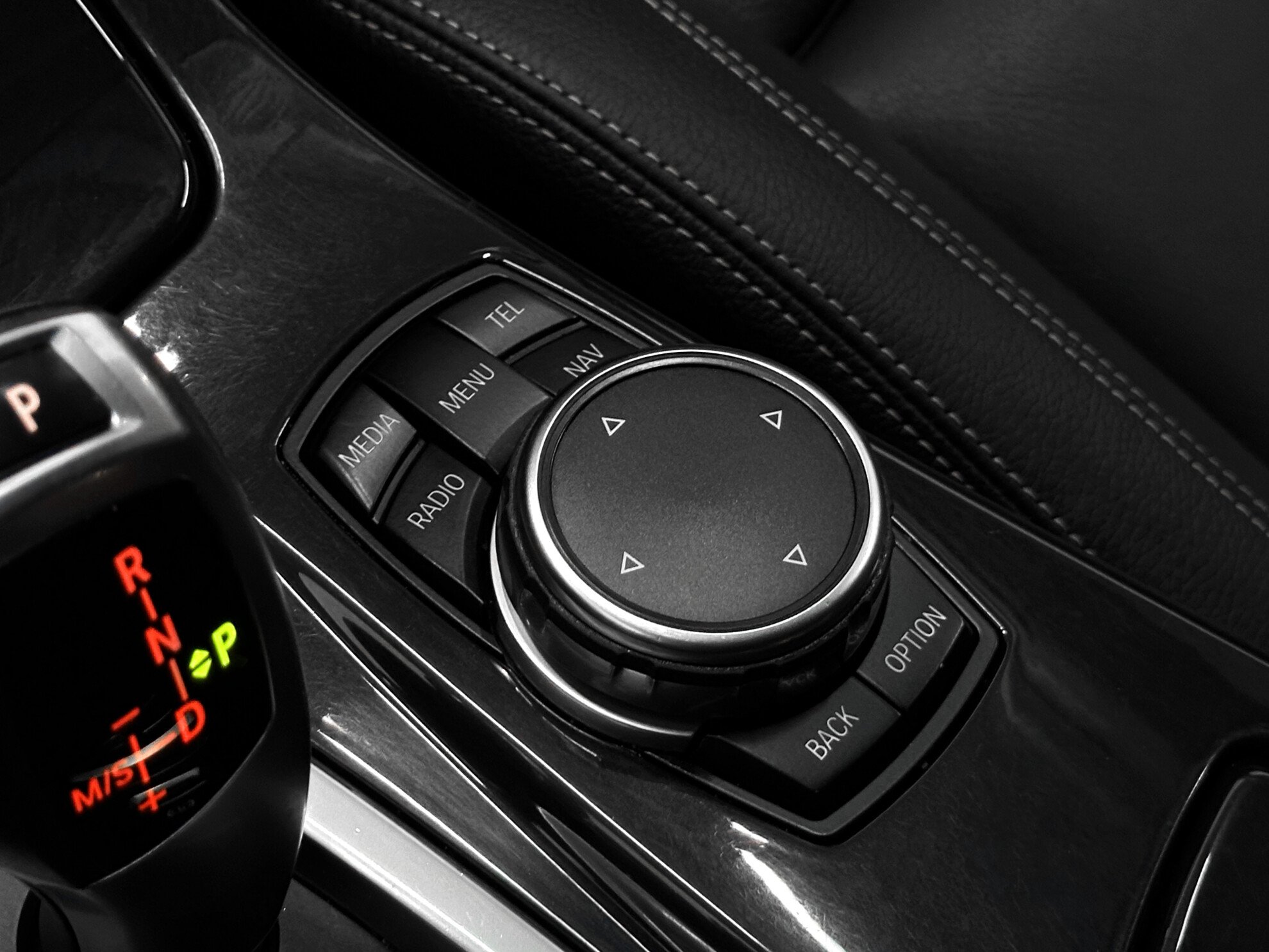 BMW 5 серии, VI (F10/F11/F07) Рестайлинг 520i 2.0 AT (184 л.с.)