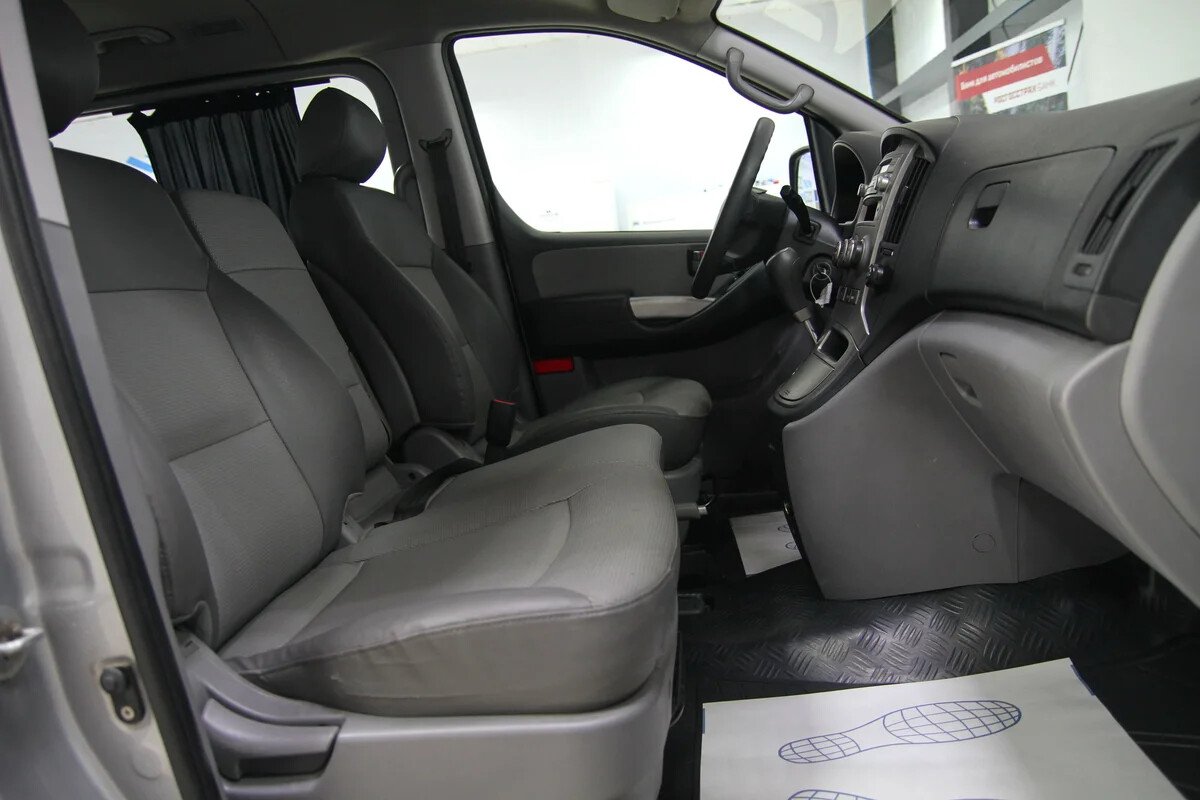 Hyundai Grand Starex, I 2.5d AT (145 л.с.)