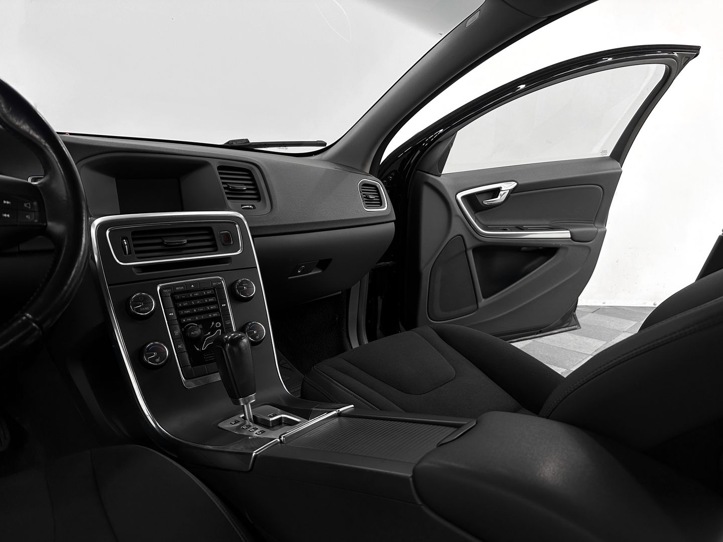 Volvo S60, II 1.6 AMT (150 л.с.)